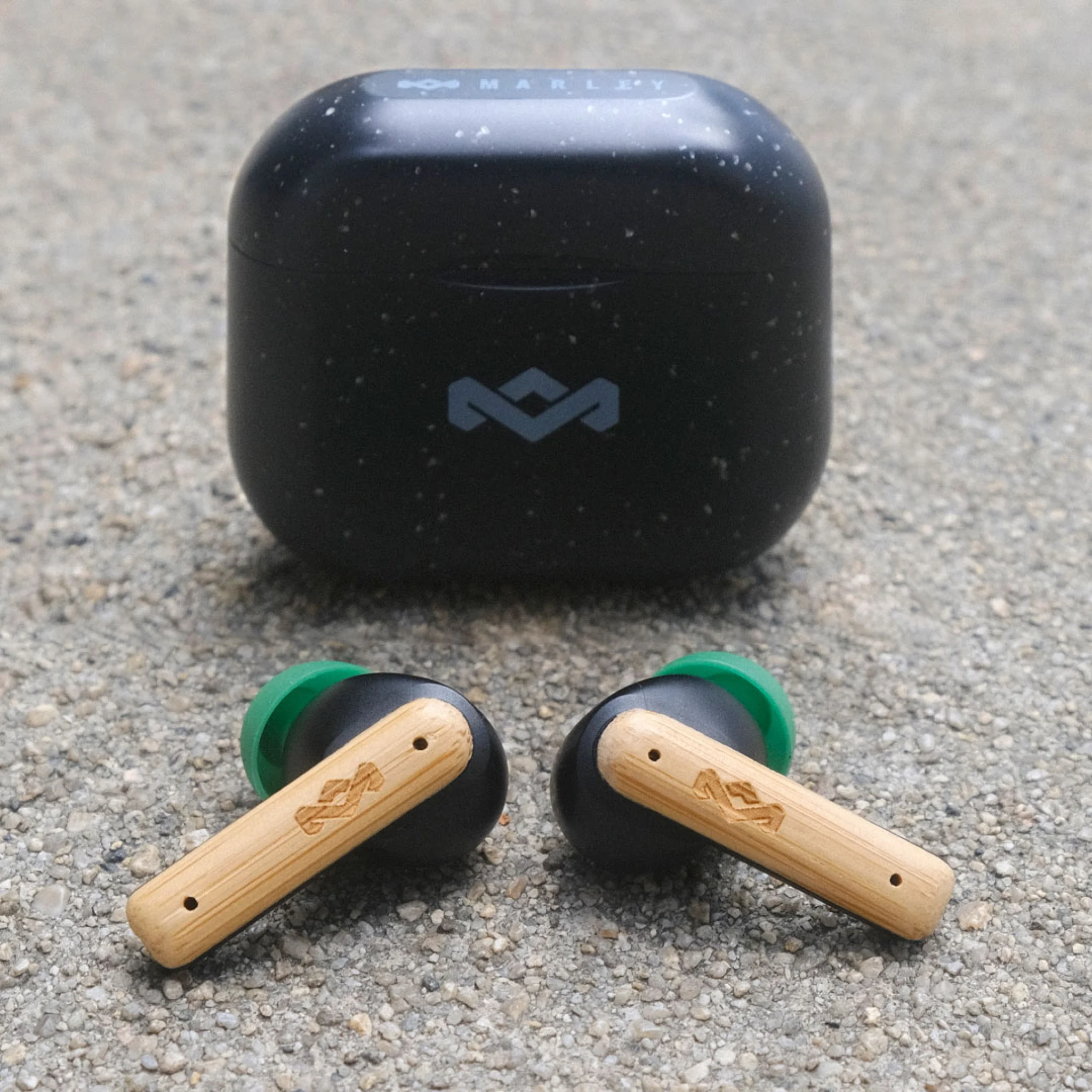 Marley Little Bird True Wireless Earbuds. Svart