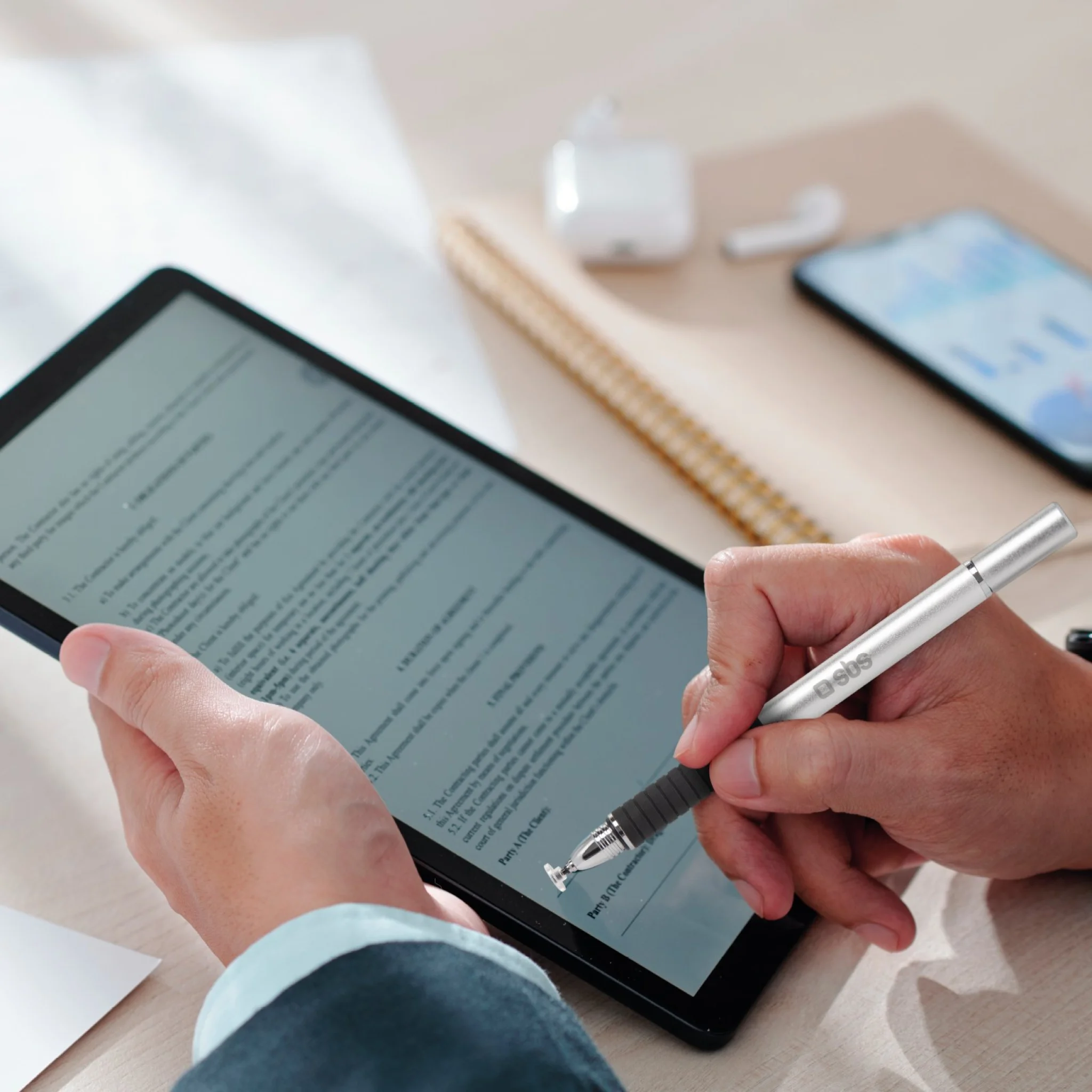 SBS Kapasitiv penn for smarttelefoner og nettbrett. Sølv/svart