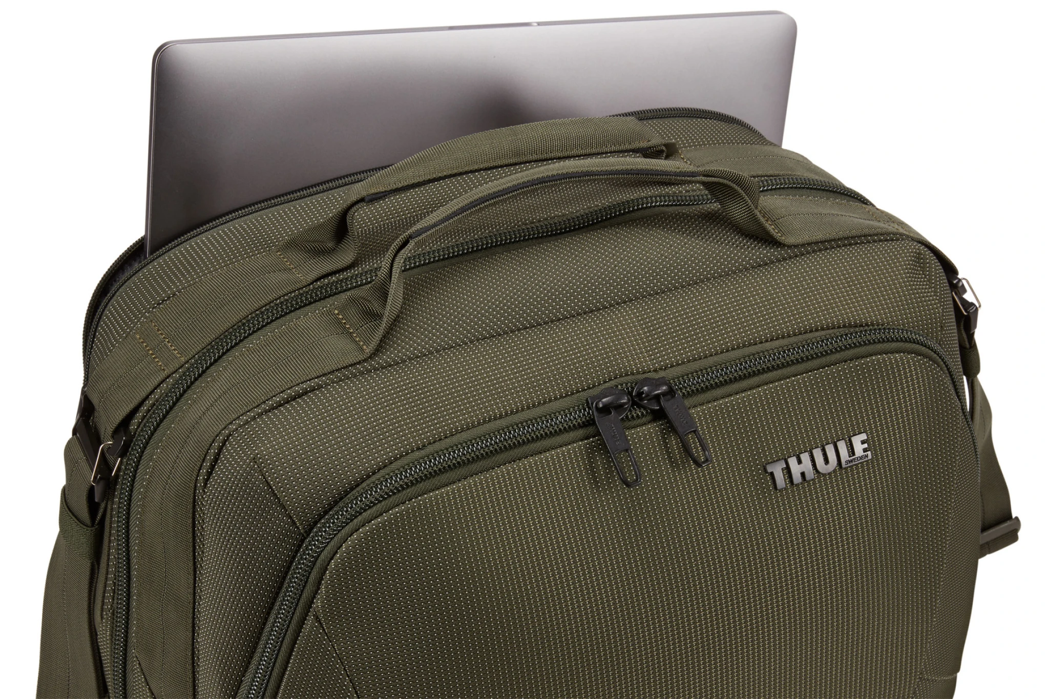 Thule Crossover 2 Boarding Bag 25L. Forest Night Green Thule Crossover 2 Boarding Bag 25L. Forest Night Green