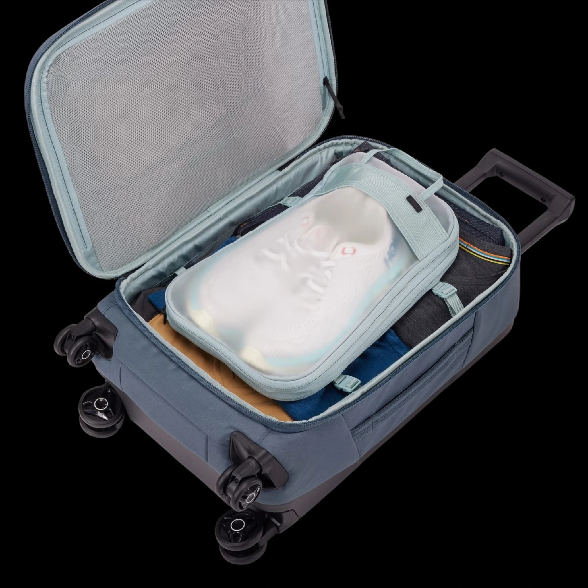 Thule Aion Carry-On Spinner. Dark Slate