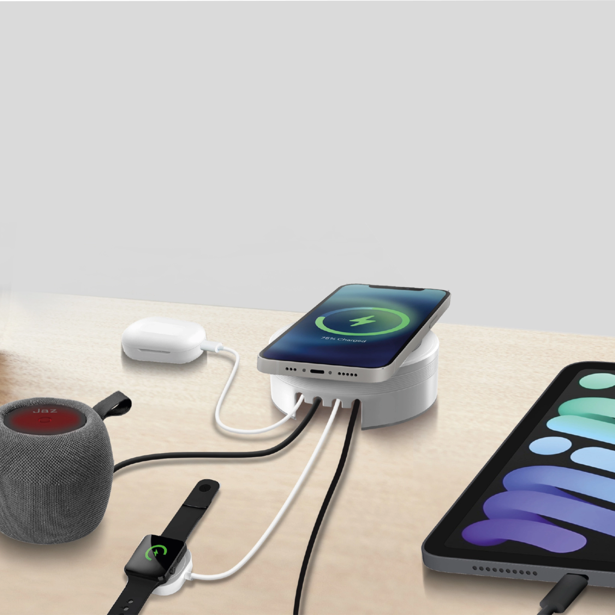 SBS ladestasjon med 2 USB-A-porter, 2 USB-C-porter og trådløs lader. Hvit